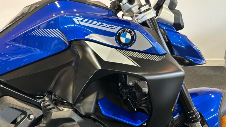 BMW R1300 R SE (25MY)